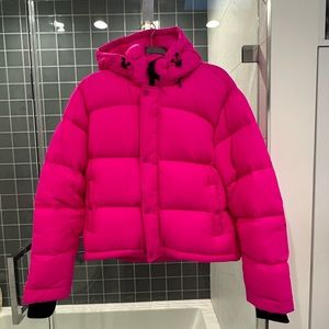 The Super Puff Shorty in Neon Fuchsia Size M